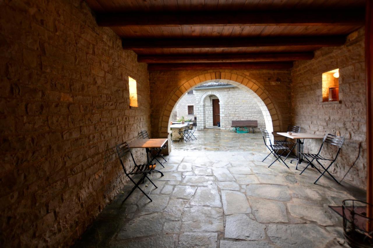 Nikolas Guesthouse Koukkoúlion エクステリア 写真