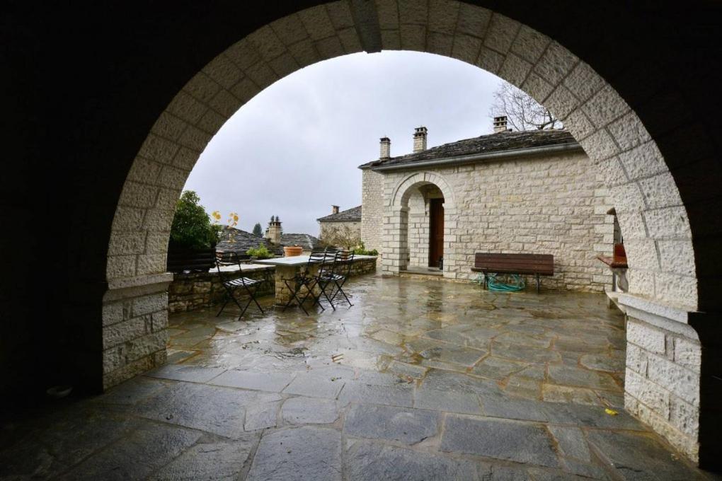 Nikolas Guesthouse Koukkoúlion エクステリア 写真